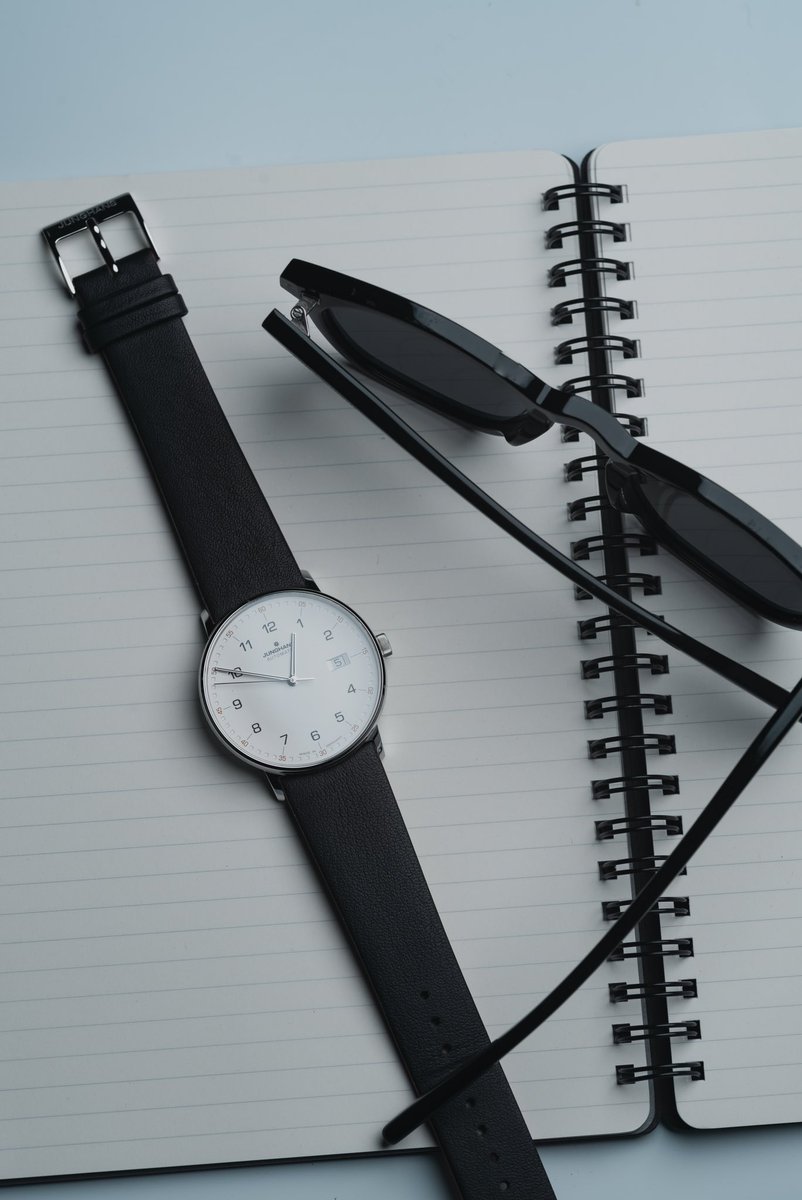TheBlueCoLondon's tweet photo. Discover the excellence of the @junghansgermany FORM. This stylish timepiece is perfect daily use, because it has an accurate Quartz movement, Sapphire Crystal glass, and 5bar water resistant! https://t.co/peKMvft5H9