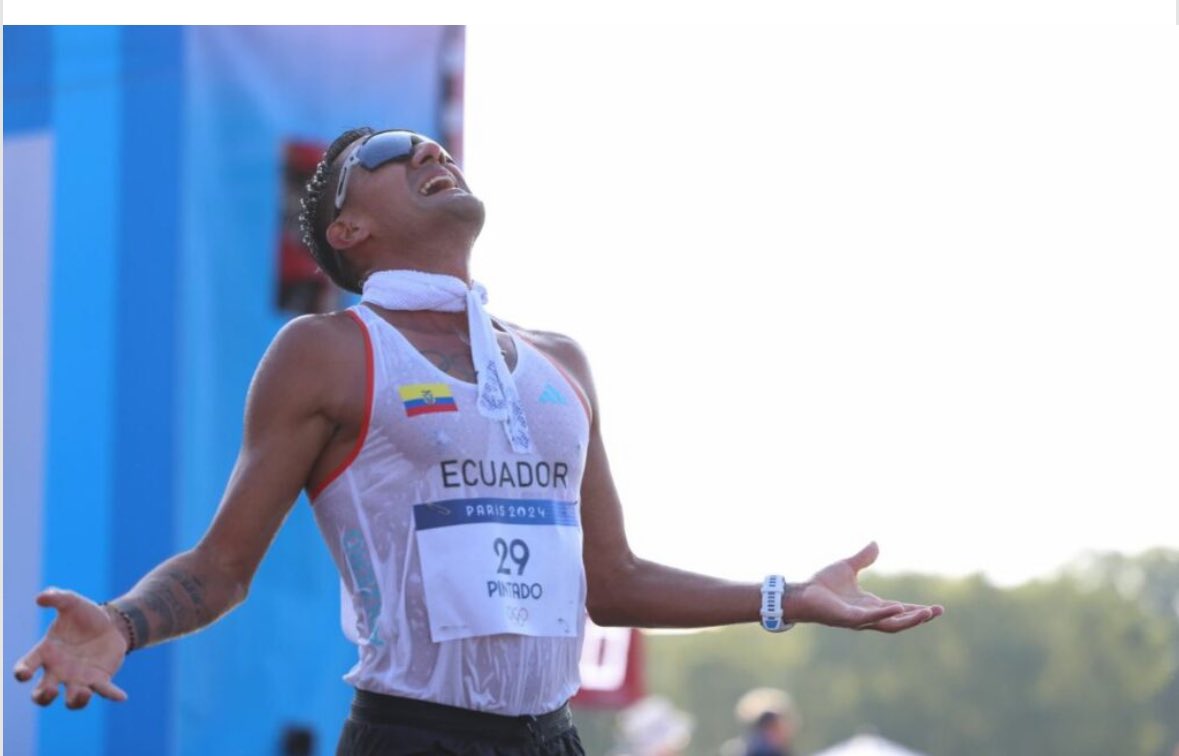 Quien no se siente orgulloso de nuestros Ecuatorianos representando a nuestro País. Simplemente no es Ecuatoriano. Gracias crak por este Oro. El primero de muchos q van a conseguir el resto de nuestros representantes. Vamos Ecuador 🇪🇨 carajo.