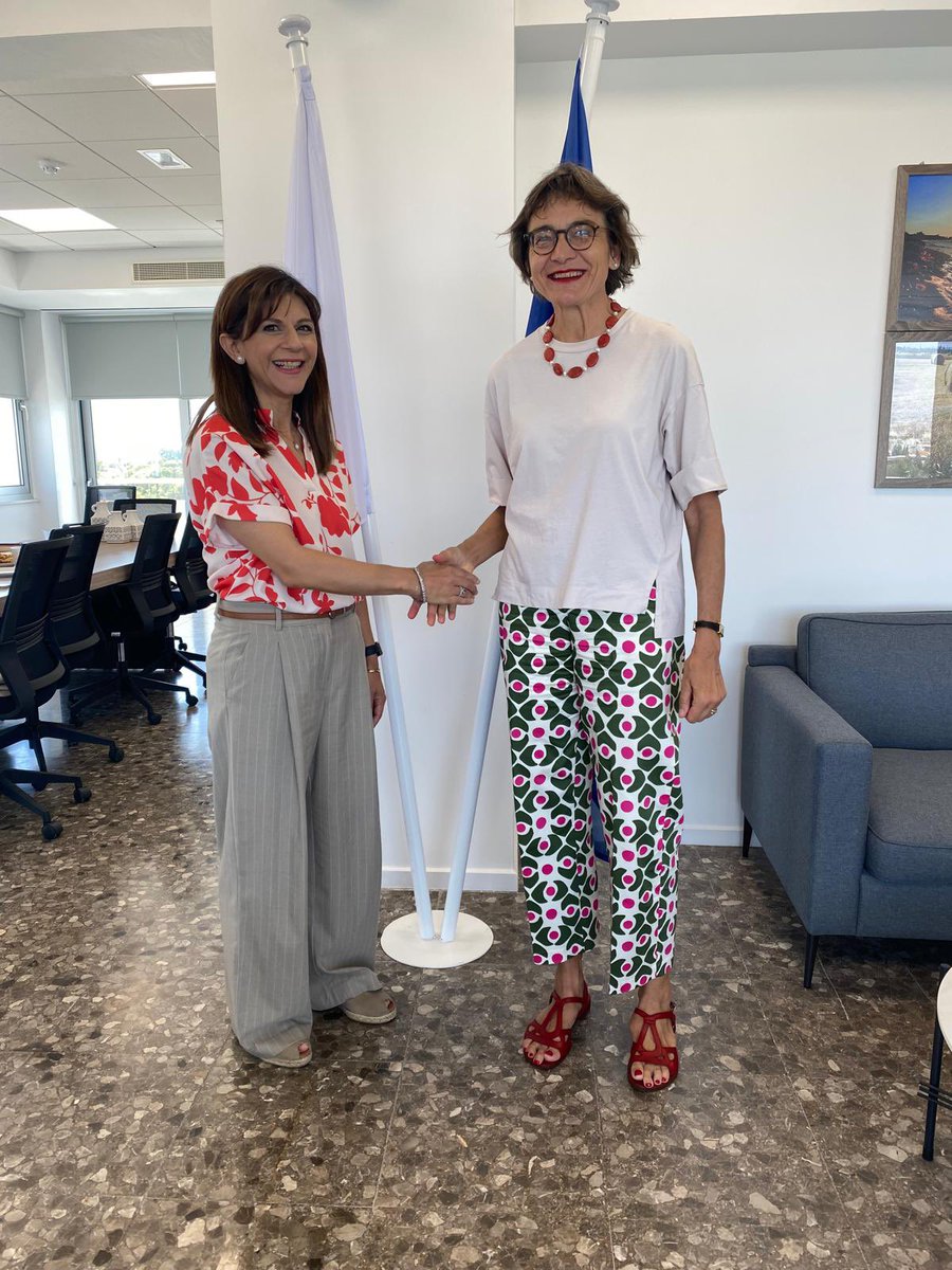 German Embassy Nicosia (@gerembnicosia) on Twitter photo The protection and integration of unaccompanied minors is important for #Cyprus and #Germany. In the meeting with Deputy-Minister for Social Welfare, Mrs <a href="/MarilenaEvan/">Marilena Evangelou</a> the German Ambassador Anke Schlimm confirmed our readiness to cooperate in this area. The protection and integration of unaccompanied minors is important for #Cyprus and #Germany. In the meeting with Deputy-Minister for Social Welfare, Mrs <a href="/MarilenaEvan/">Marilena Evangelou</a> the German Ambassador Anke Schlimm confirmed our readiness to cooperate in this area.