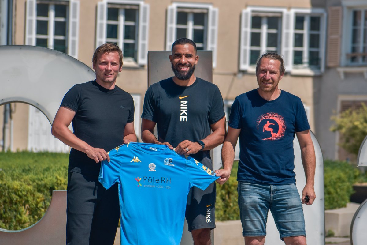 Le <a href="/CChartresFoot/">C'Chartres Football</a> a le plaisir de vous présenter sa neuvième recrue, 𝗝𝗼𝘀𝘂𝗲́ 𝗔𝗹𝗯𝗲𝗿𝘁, défenseur ! ✍🏼⚡️

Formé à l'ASSE, 2 matchs de L1, +45 matchs de L2 et +110 rencontre au niveau national, Josué arrive de Wasquehal (N2) ! 💪🏻

𝗕𝗜𝗘𝗡𝗩𝗘𝗡𝗨𝗘 𝗝𝗢𝗦𝗨𝗘́ ! 🔵⚪️