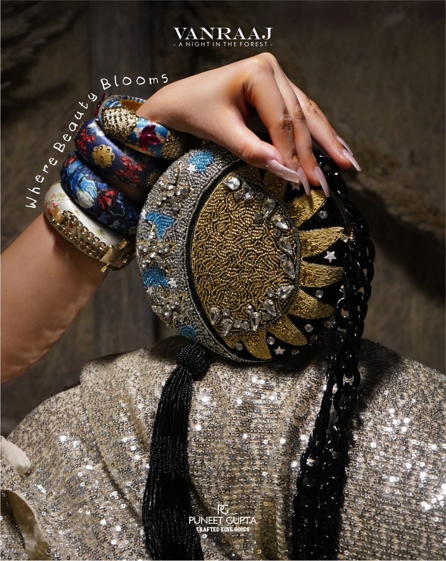 Embrace the mystery of the night. Perfect for evening parties and glamorous nights out DM for orders.
.
#luxurybags #luxurygifts #luxurygifting #giftsindia #womenbags #3dbags #indiandesigner#animalprint #bags #bridaltrousseu #trousseau #indianbride #partyclutch #clutch #slingbags