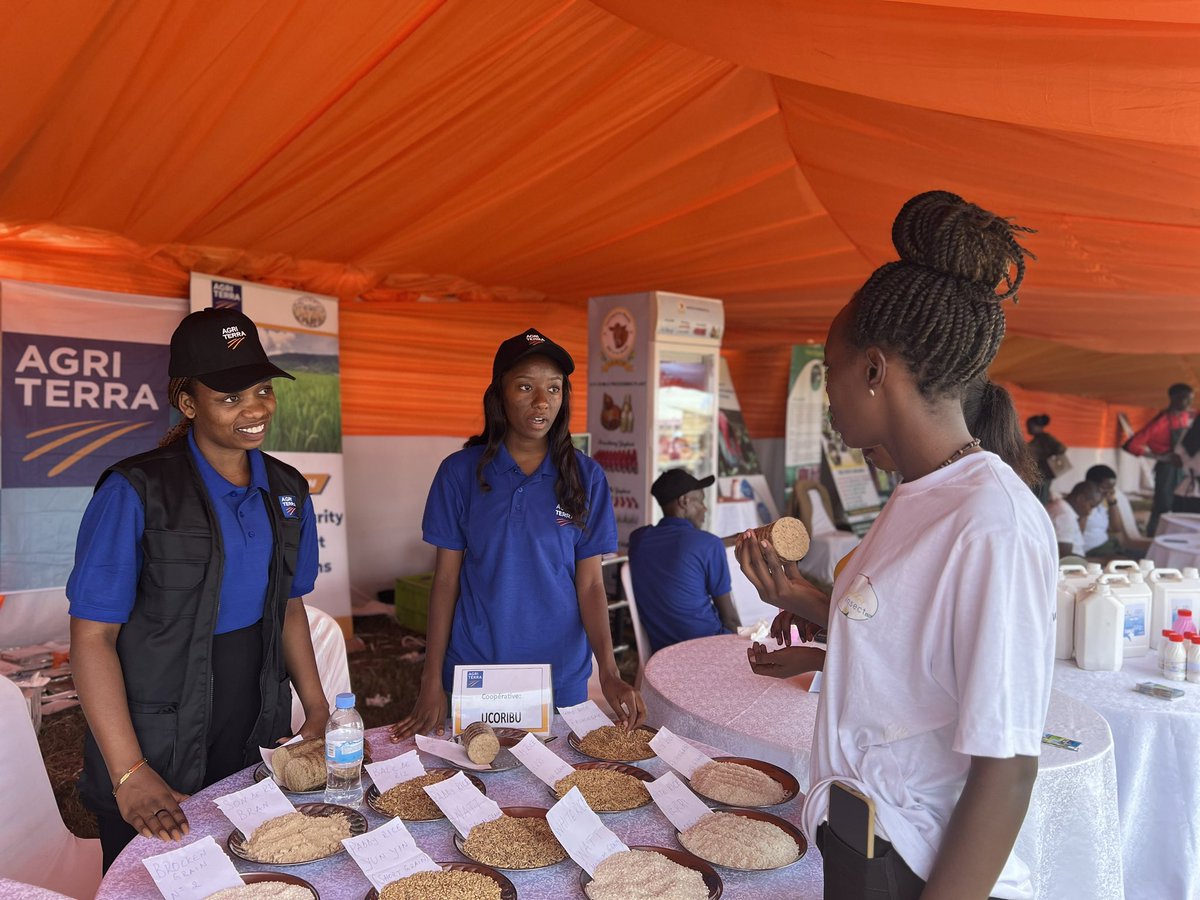 Dear farmers, 

If you want to know how <a href="/AgriterraRwanda/">Agriterra Rwanda</a> is supporting #cooperatives across agriculture value chain to improve agriculture productivity in Rwanda 🇷🇼 , visit their stand in #RwandaAgriShow2024 at Mulindi today!