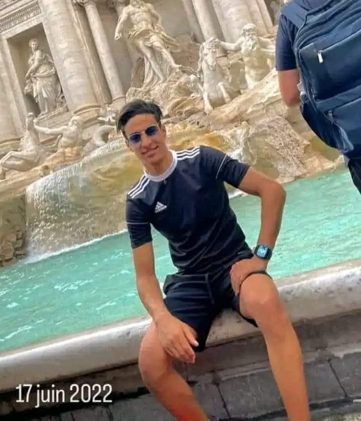 Se per voi questO è una donna nata donna, io sono Rocco Siffredi.
Andate a fanculo e mandateci vostra figlia a farsi massacrare da questo qui.
Brava Angela #Carini 
Vergogna per gli organizzatori di #Paris2024 che si dimostra una vetrina LGBTQlimortaccvostri