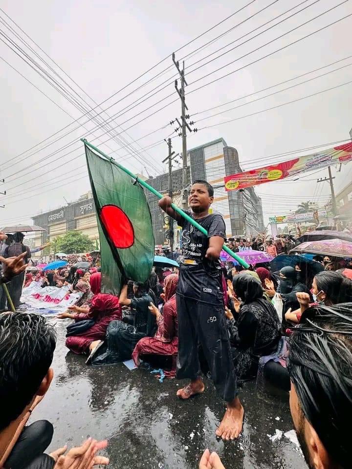 The country is mine, ours, everyone's. Not of a gluttonous army or dictator. 🇧🇩🔥✊

#StepDownHasina
#SaveBangladesiStudents