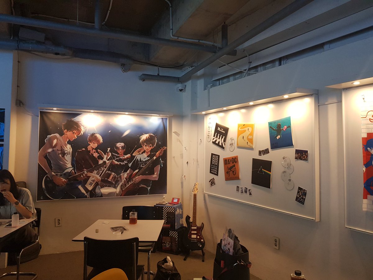 nuligr88's tweet photo. #34z_on_the_ROCK
#일이_삼사_둥둥둥둥
예약 실패해서 울고있다가 어찌어찌 가게된 삼사조 카페였는데 들어가자마자 분위기가 너무 좋았어요( ̳- ·̫ - ̳ˆ )◞❤︎
디피 너무 예뻤고 전프레도 최고였습니당
럭드가 트레카만 4개가 나왔던건 아쉬웠지만 동행 분의 은혜로 헤이지 아크릴을 얻은...♡ https://t.co/jFodTRwwvu