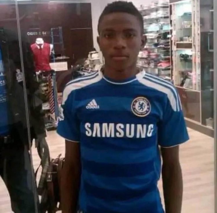 CfcTomz's tweet photo. Chelsea need to get @victorosimhen9 if we want to compete with the top four. Boyhood fan 💙 
#chelsea #Osimhen https://t.co/6A58exEX8R