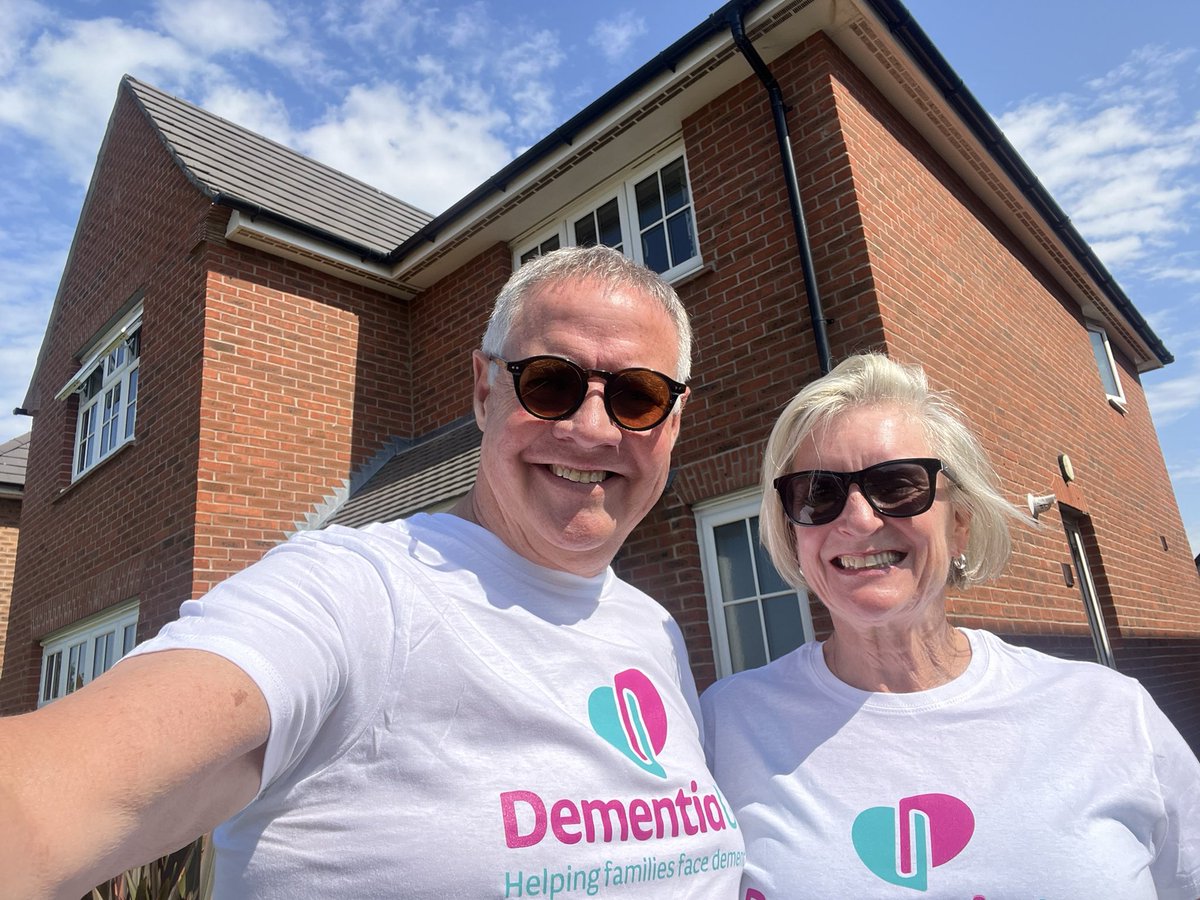 _BillHowe's tweet image. Day #1 Dementia UK walk behind us.
Walking for friends and family. @dementia_uk #100kchallenge   
Today 5.5km.  94.5km to go this August.