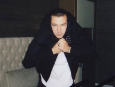 i just realized i still don’t have an outfit for the Clancy tour