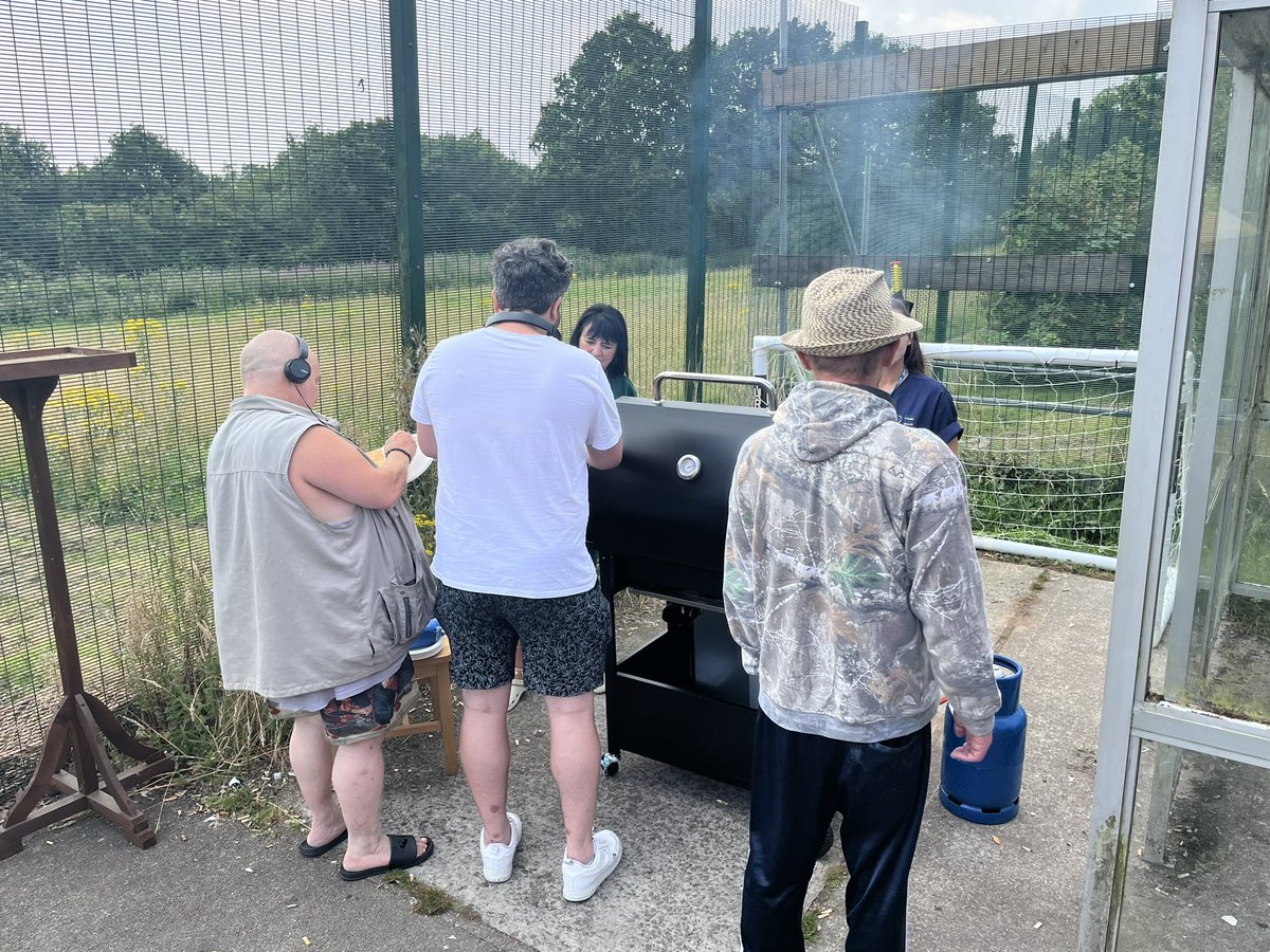 Pillmawr Ward (@pillmawrw) on Twitter photo It’s hot out there. But not too hot for a BBQ. More delicious food on offer, pasta salad, hot dogs, burgers and chicken drumsticks. Summer fun in the sun! 🌞 🍔🌭🍗<a href="/AneurinBevanUHB/">Aneurin Bevan University Health Board</a> <a href="/M33CMK/">Catherine K</a> It’s hot out there. But not too hot for a BBQ. More delicious food on offer, pasta salad, hot dogs, burgers and chicken drumsticks. Summer fun in the sun! 🌞 🍔🌭🍗<a href="/AneurinBevanUHB/">Aneurin Bevan University Health Board</a> <a href="/M33CMK/">Catherine K</a>
