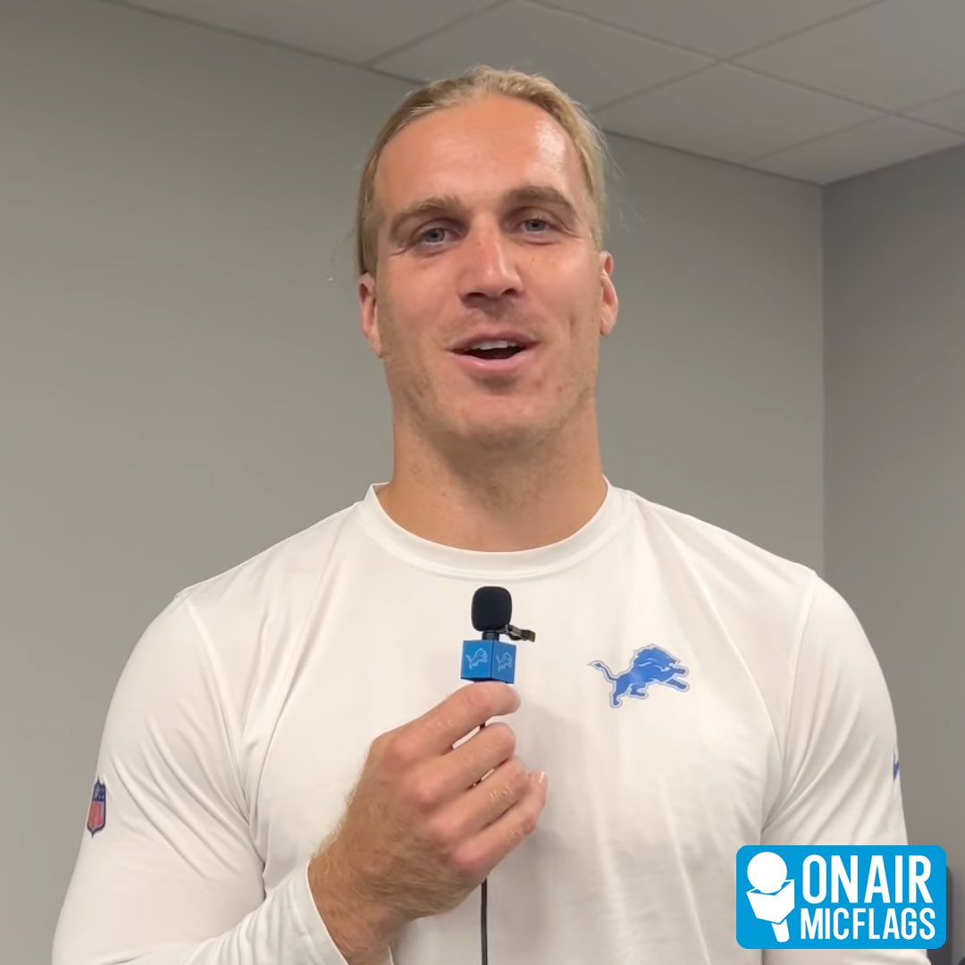 onairmicflags's tweet image. We love behind the scenes interviews! 🏈🎤🏈

Thank you @detroitlionsnfl for ordering your mic flags from onairmicflags.com

#onairmicflags #detroitlions #nfcnorth #nfl #interview #behindthescenes #micflag