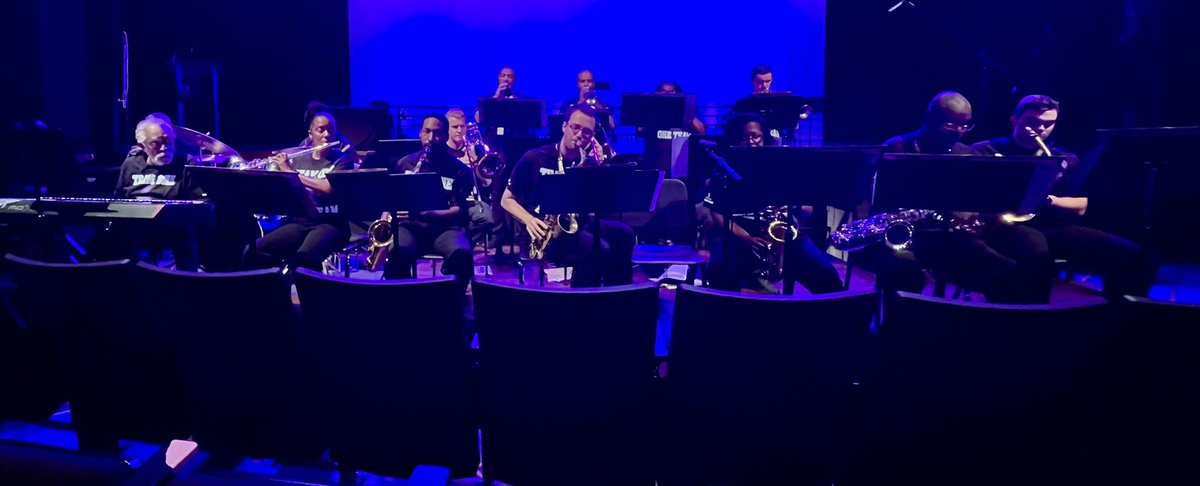 KevinJHasinger's tweet photo. What a great way to kick off #R1Convocation - with the @RichlandOne Faculty Jazz Band and Choir! They killed it! #ProudED #TeamOneOneTeam @R1SecondaryEd https://t.co/MZuAkhOGkS