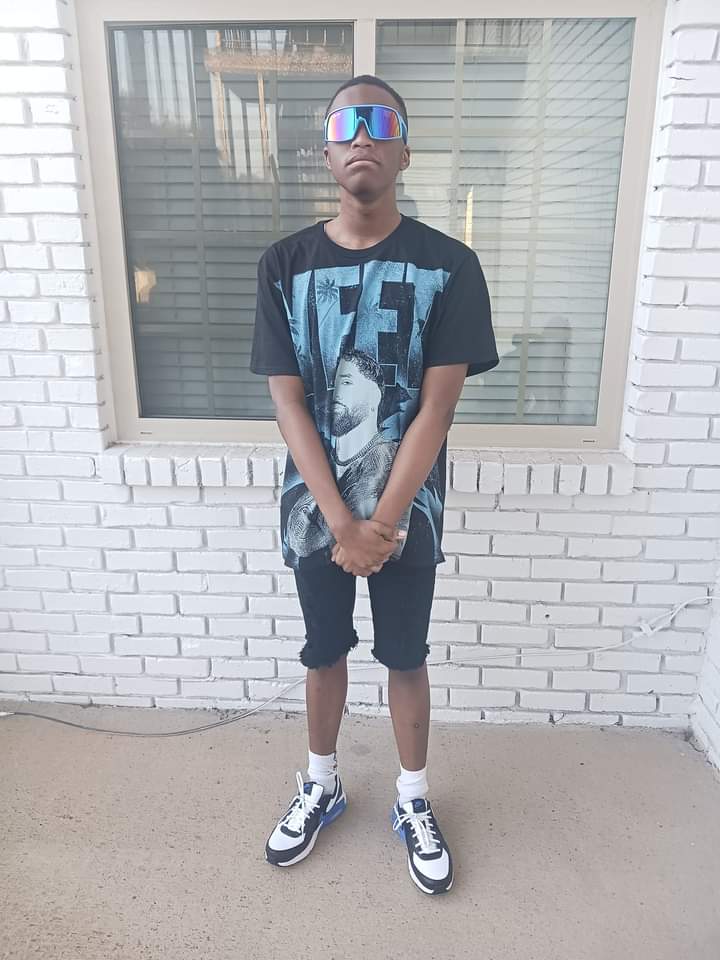 BossRust's tweet image. It's time to end my last year of school with a bang. YEET! #jeyuso #wwe #WWERaw