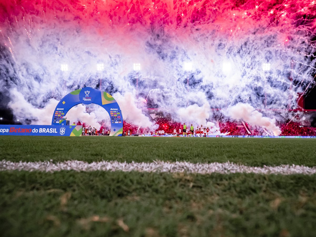 CRBoficial's tweet photo. Como sempre, ontem tivemos mais um show da melhor torcida do estado! 😍🏟️

Valeu, Nação. Vamos seguir juntos em busca dos nossos objetivos. Avante, Regatas! 🤞🏽🏴󠁧󠁢󠁥󠁮󠁧󠁿

📸 Francisco Cedrim https://t.co/NeBJr7Fi0i