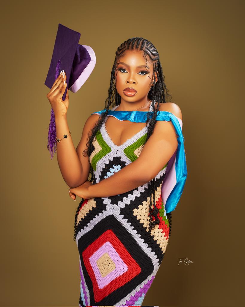 thegidyon's tweet photo. Shot by @thegidyon 
On d just concluded education induction 
#convocation #induction #uniben #inductionportrait https://t.co/bZ4nfnyJ0R