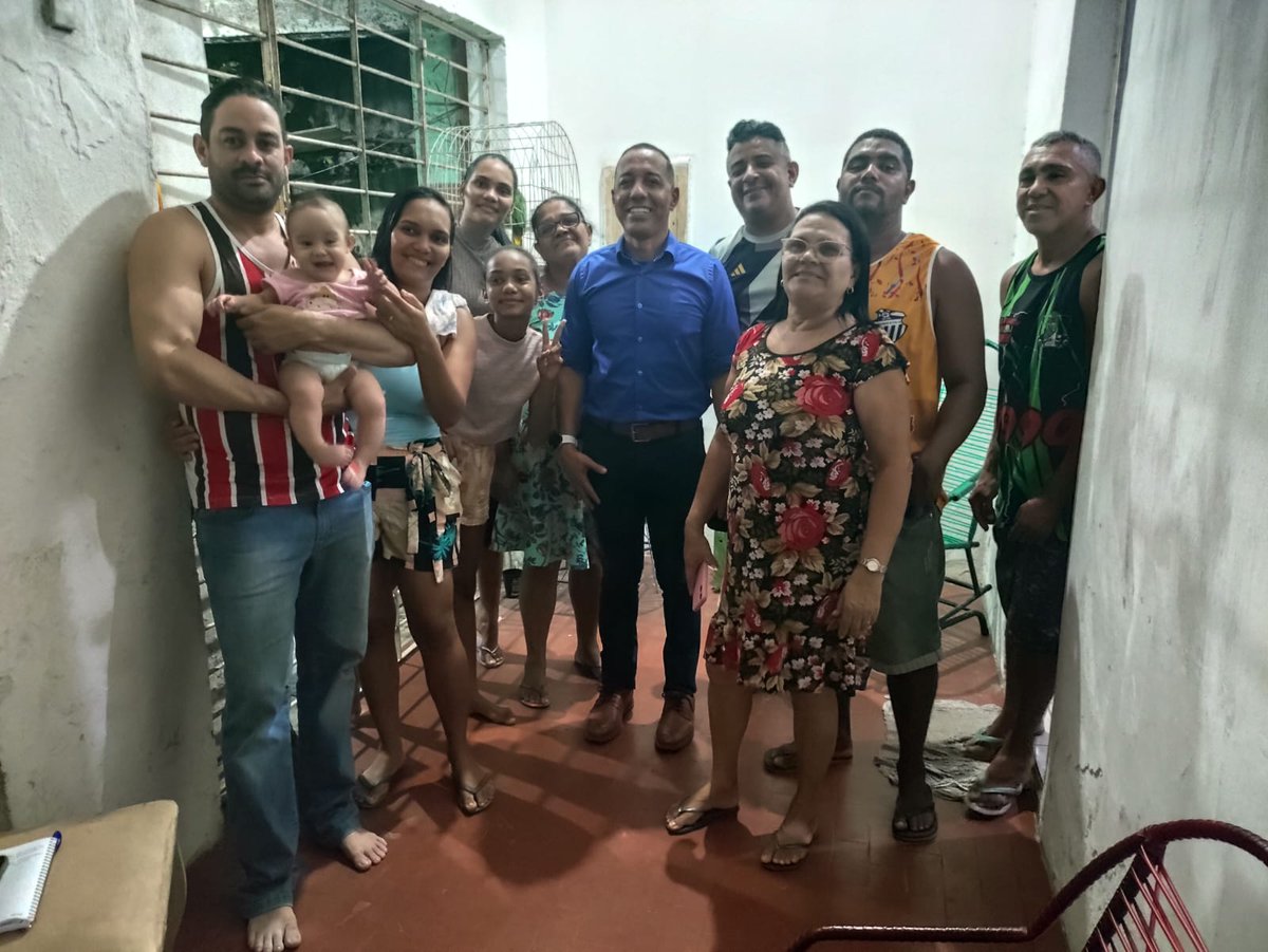 prof_lupercio's tweet photo. É ouvindo as pessoas e fazendo visitas aos bairros que seguimos na construção de uma Olinda cada vez melhor. 😃

Estive em Peixinhos e Sapucaia, batendo um papo com os moradores sobre nossas ações e reforçando nosso compromisso de trabalhar ainda mais.🤝🏾 https://t.co/NfXispQLtz