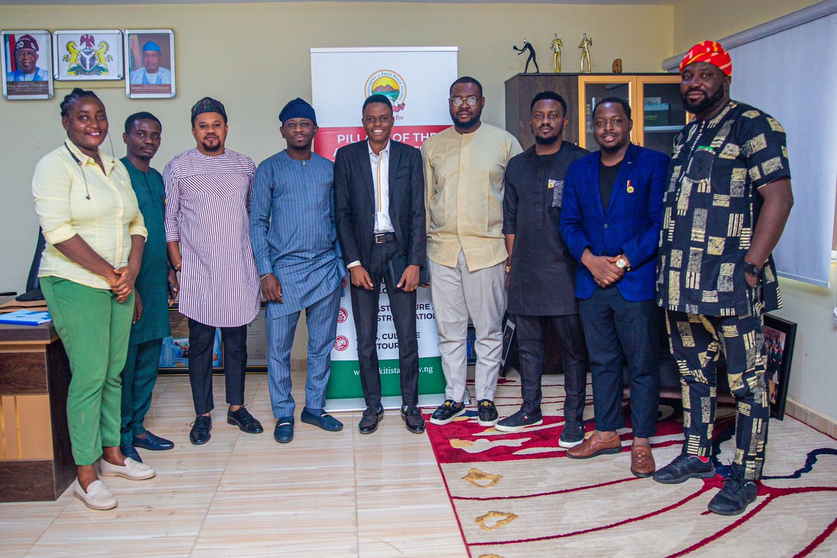 seunfakze's tweet image. Ekiti State is making strides in the field of innovation and sustainable engineering, thanks to the brilliant work of Innovators like Joshua Popoola, a final-year student at Federal University Oye-Ekiti (FUOYE). Joshua recently announced the successful defense of his Bachelor of…