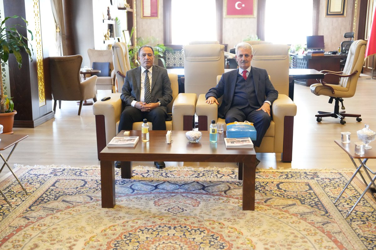 Kırgızistan-Türkiye Manas Üniversitesi Mütevelli Heyeti Başkanlığı görevine atanan Prof.Dr. İbrahim Çapak hocamızı tebrik eder, Bingöl Üniversitesi’nde yaptığı başarılı çalışmalarından ötürü teşekkür ederim.