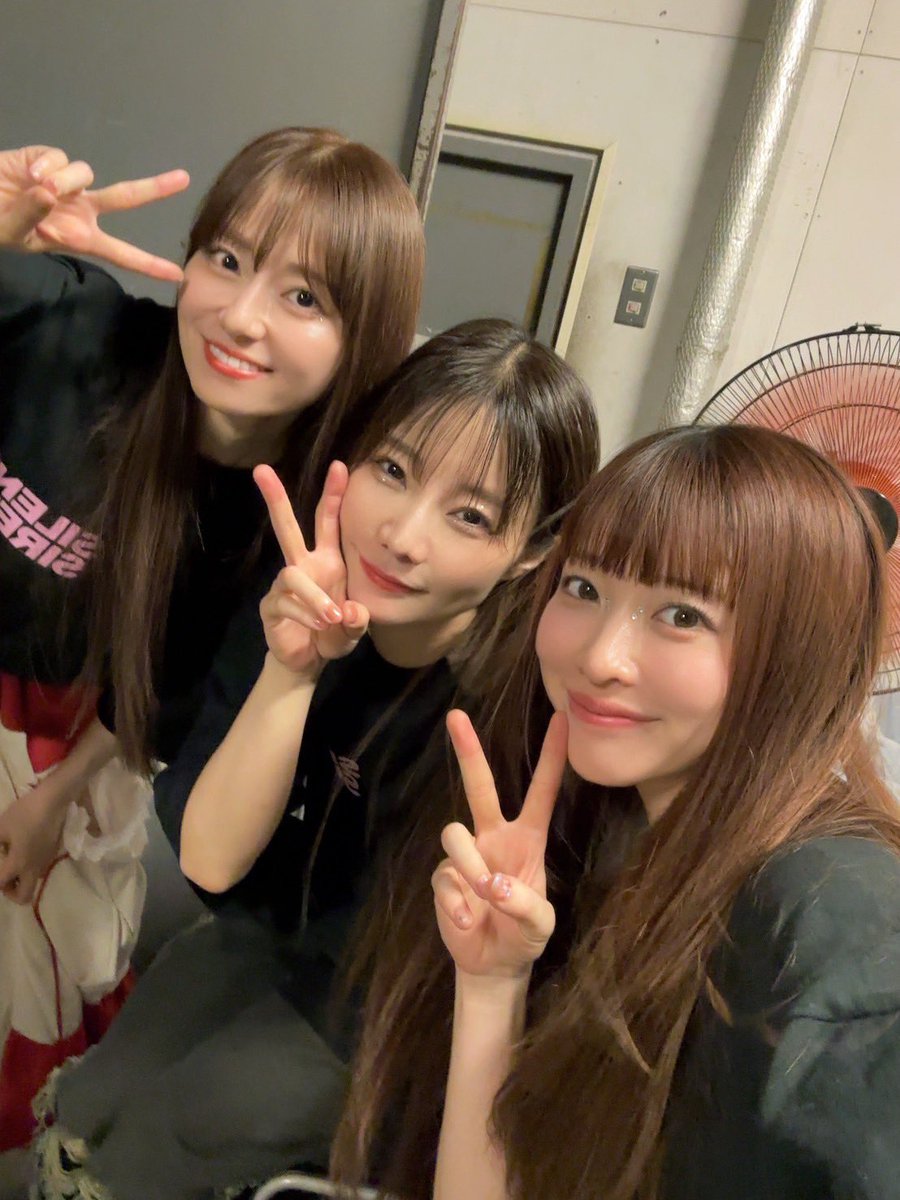 kurosakayukako's tweet photo. サイサイ対バン祭！　サイサイ×粗品さん！
最高すぎた〜！！😭✨　粗品バンド最高にかっこよかったしアツかったし、音楽って、バンドって最高だなぁーって感じたアチアチな夜でした！！
来てくれたみんなありがとうね！！🥹✨
#サイサイ粗品　#サイサイ対バン祭　#サイレントサイレン #SILENTSIREN https://t.co/9PtZnAggq9