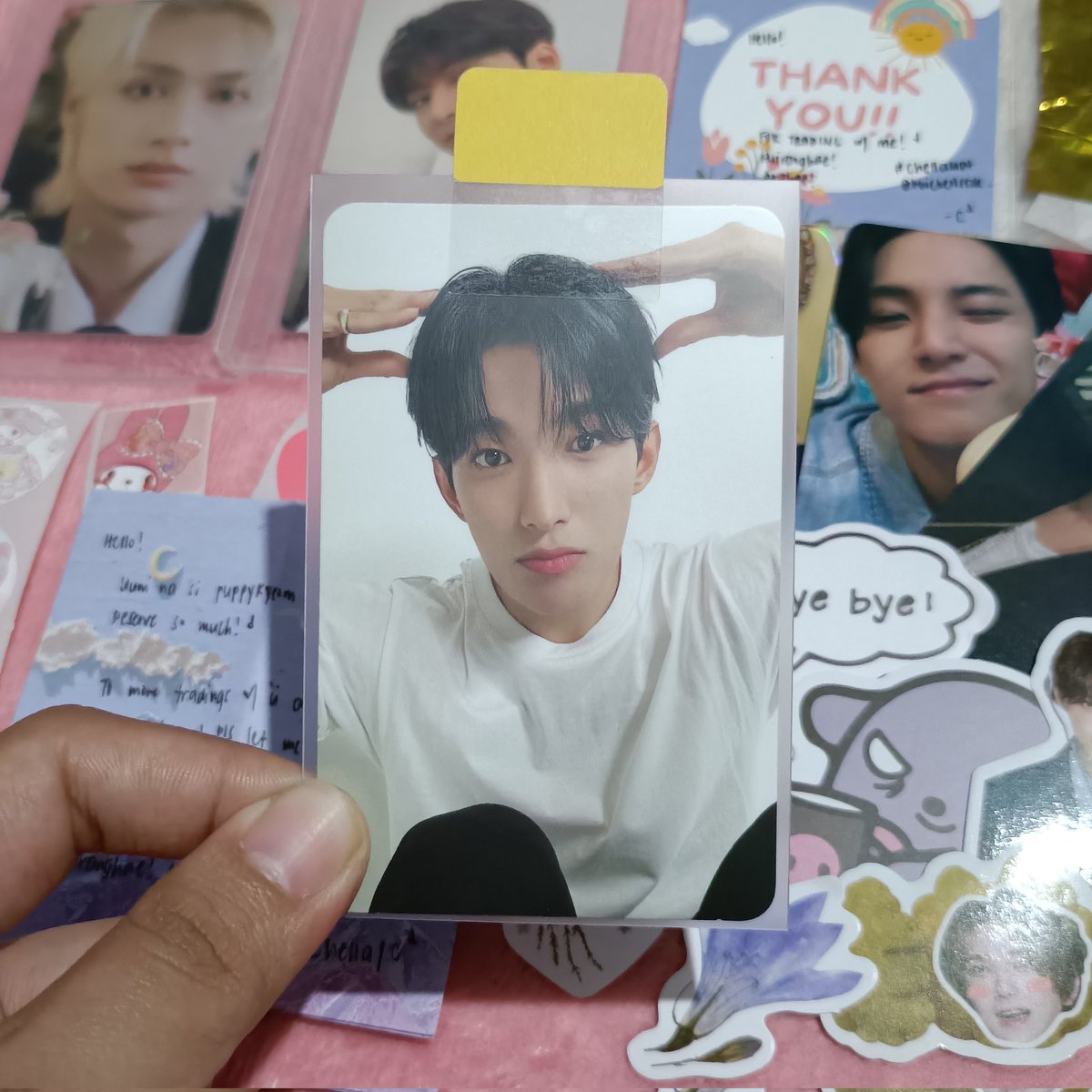IDKdisaccount's tweet photo. FINALLYYYYYY! πππ Napopoot pa rin ako sa katotohanan na OT13 set inorder namin pero wala man lang Kyeompuppy?! kasama ng loob talaga hahahuhu kaya super thank you for trading w/ me @huicheolseok_ ! π Salamat rin sa freebies at well packaged na parcel π₯Ί doahae! #Chellamat https://t.co/4ulkL5fwrD