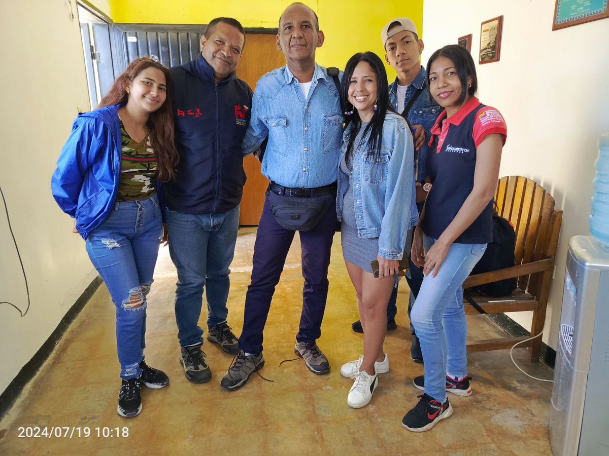 La edición 29 de Infocentro en Radio, Tu revista Tecnológica se llevó a cabo y tuvo como invitados a Frank Villahermosa, hablamos de Robótica Educativa, con <a href="/Yeseg7/">Yescenia E. Granados M.</a> y <a href="/Cesarchirinosya/">César Chirinos</a>

#PuebloDeJusticia
¡Vamos!
<a href="/Gabrielasjr/">Gabriela Jiménez</a>
<a href="/LarosaInfove/">LaRosaInfoVE</a>
<a href="/InfocentroOce/">Infocentro_Vzla3</a>