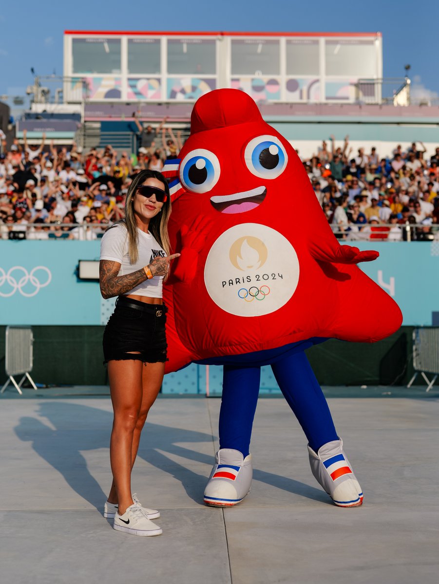 .<a href="/LeticiaBufoni/">Leticia Bufoni</a> at Urban Park in La Concorde!
Every day: initiation, shows and performance to share the spirit of the Paris 2024 Games.

Espero voltar a ver-te em breve 🛹
