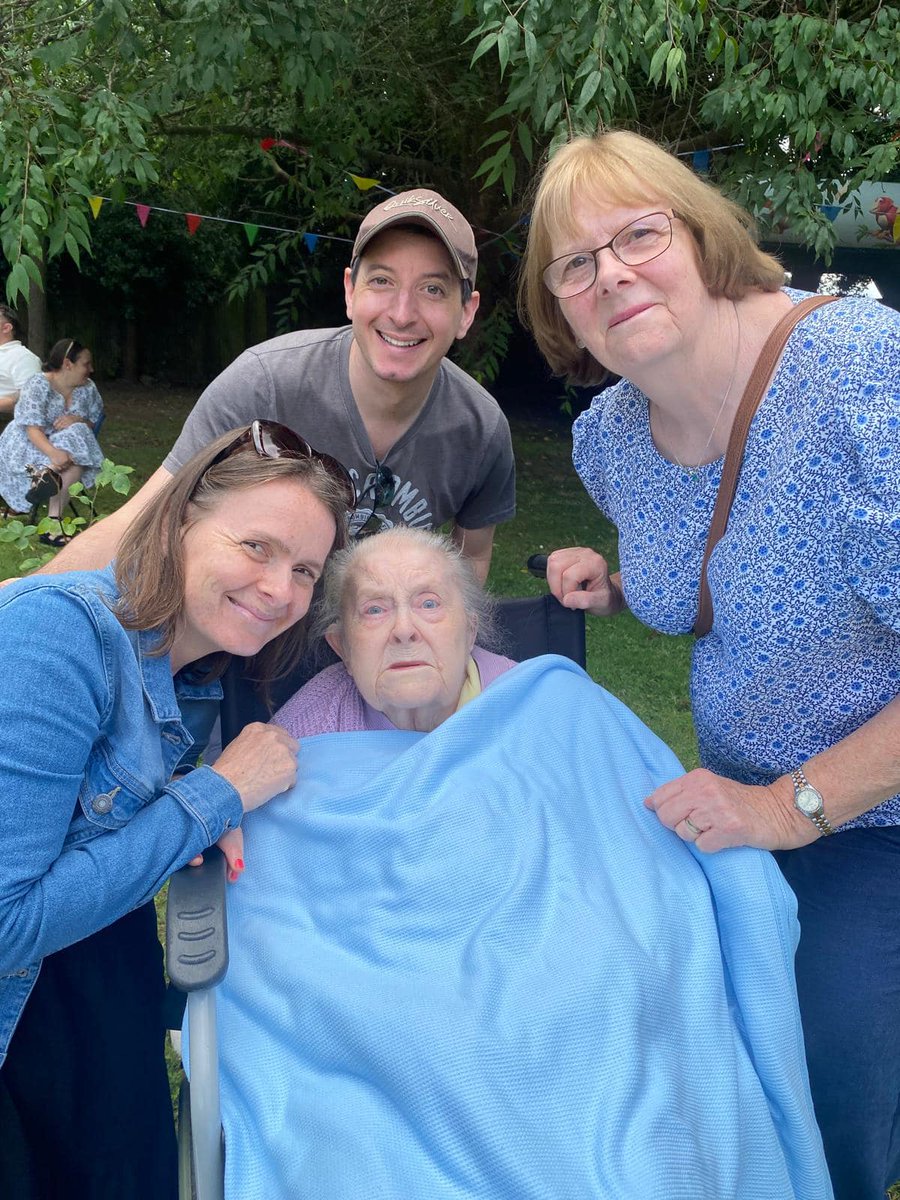SilverCourtAH's tweet photo. More from our fabulous Summer Fete
@AnchorLaterLife
#dementia #carehome #summerfete #funinthesun https://t.co/9o3YhxkGIZ