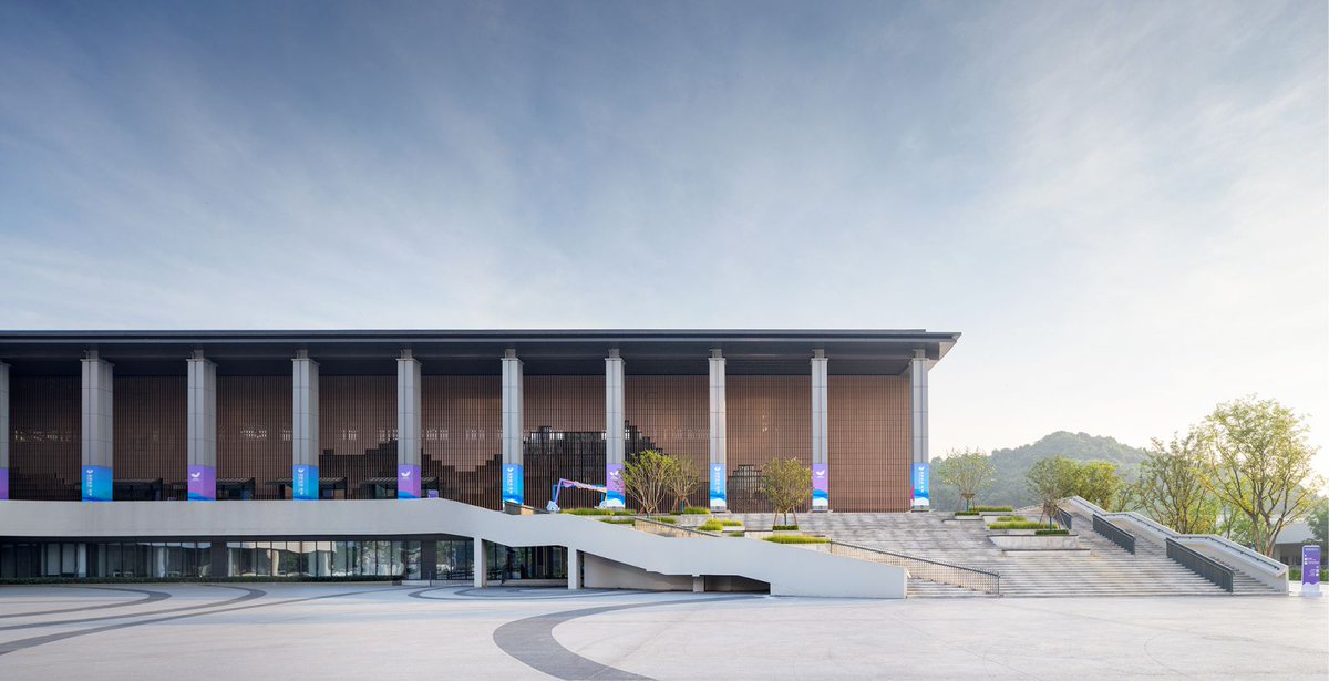 aasarchitecture's tweet image. Fuyang Yinhu Sports Center by ACRC and UAD
#architecture #sportcenter tinyurl.com/4dxm7a8r