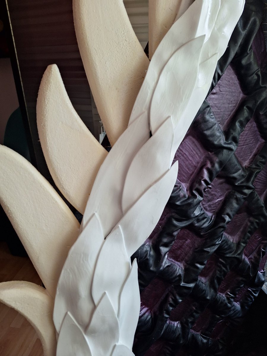 XxxxLiLxxxX's tweet photo. Ich hab kein Plan wie ich in meinen grippigen Sein da hingekommen bin aber Prob 1 / 3 ist jetzt fast fertig 😵💫
Yami hat es inzwischen auch erwischt, sie sitz jetzt mit Fieber an der Nähmaschine... geht nicht anders
#WCS #WCSGermany https://t.co/eRVF3s4FwK