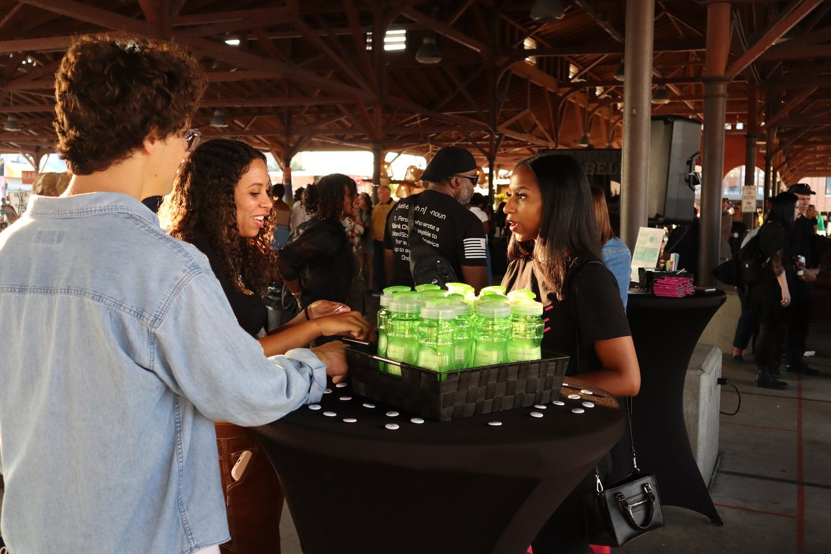 Thinking of moving to Detroit? We can help answer your questions! Check out our Ask-a-Detroiter program and get answers from people who live and work in the Region!

letsdetroit.com/ask-a-detroite…