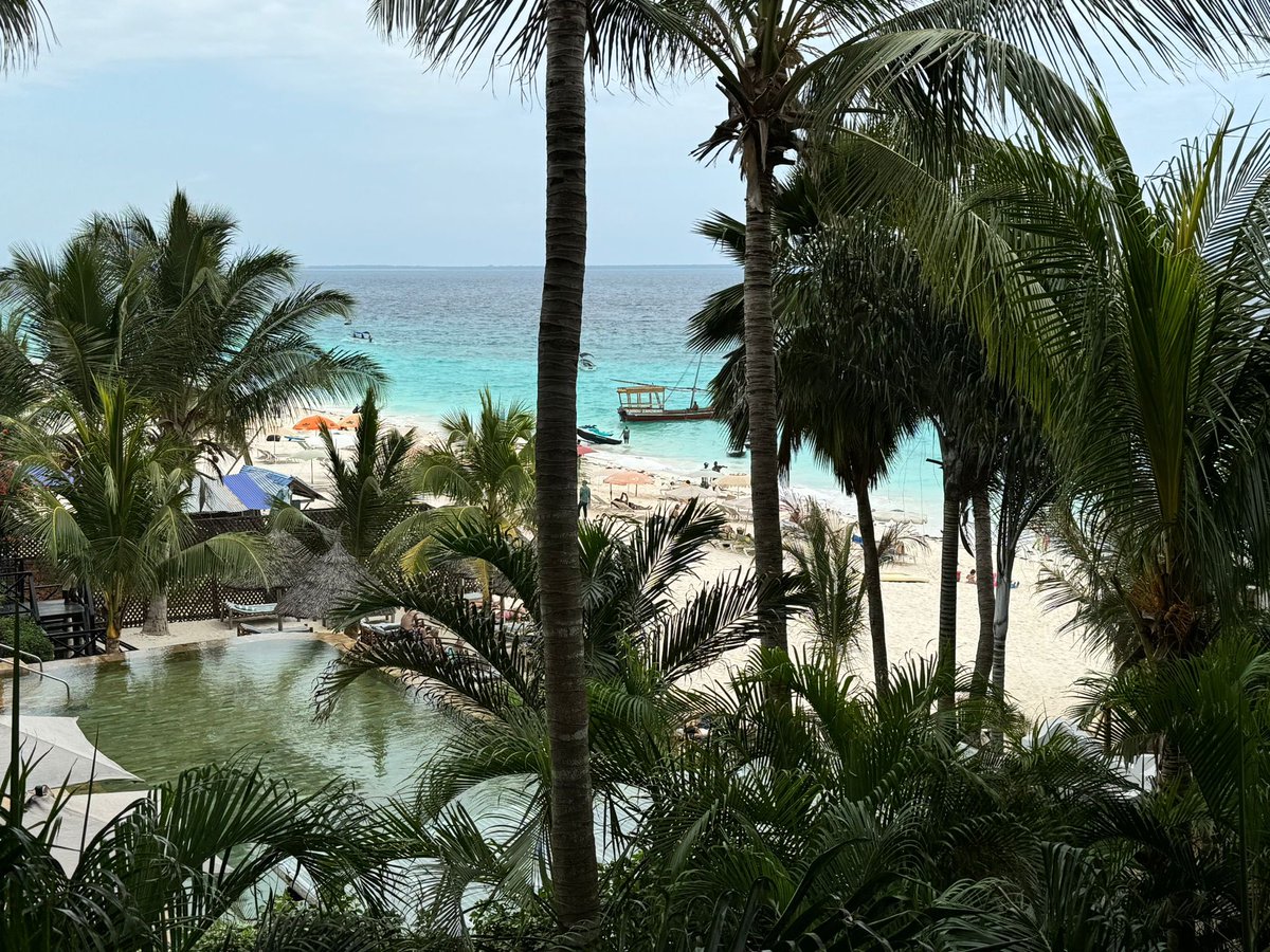 Teacher_LMc77's tweet photo. New home for 4 nights 🥰 #Nungwi #Infinity #Zanzibar #5thAbode #bestsofar #Zhotel https://t.co/lJAUH22M7h