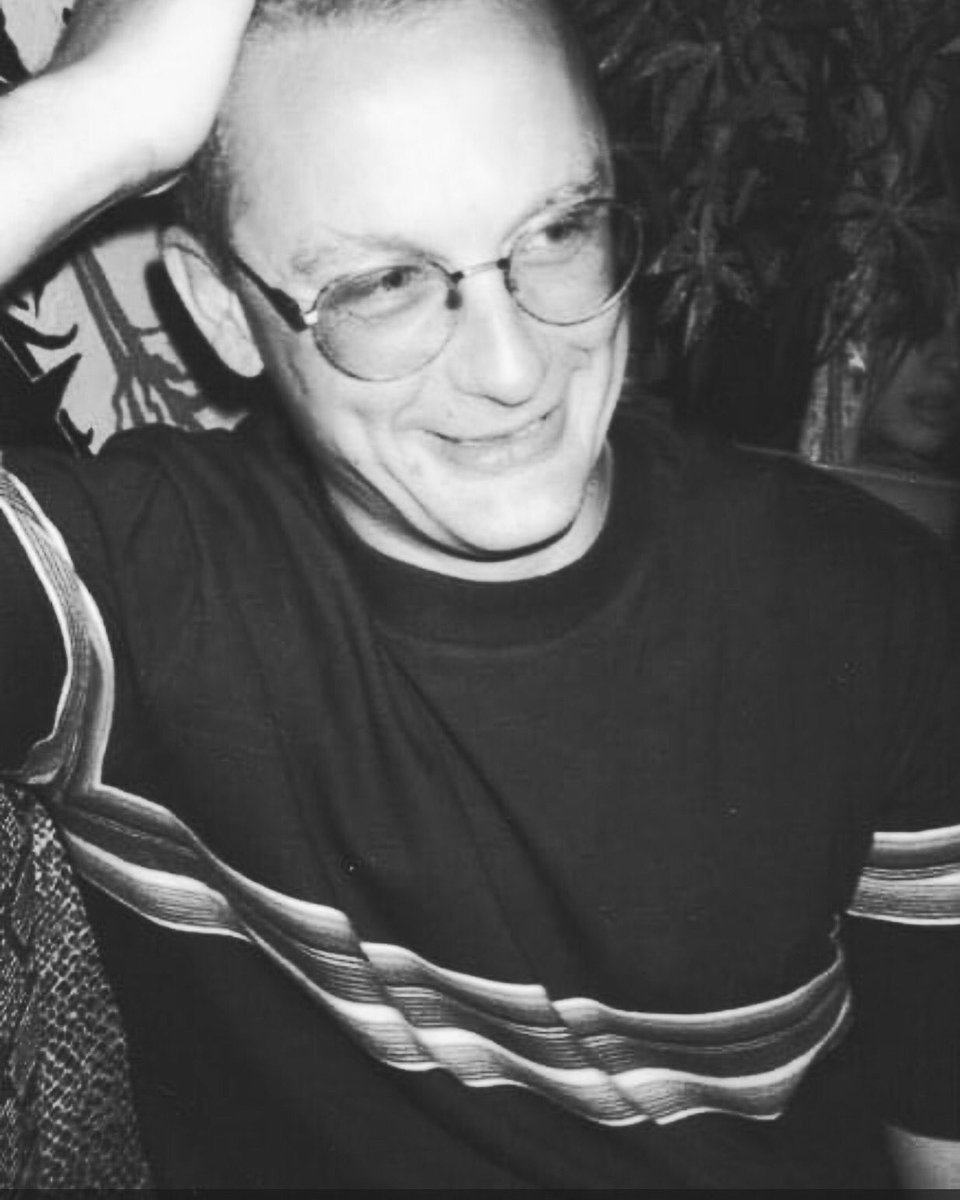 oldskoolcore's tweet photo. Shocking week. RIP Martin from Vibealite Venue 44. #oldskool #oldskoolhardcore #oldskoolcore #osh #90sravers #90sraver #ravers #raver #rave #backtotheoldskool #backintheday #classics #PLUR #hardcore #vibealite #RIP https://t.co/8QYzvQtdPJ