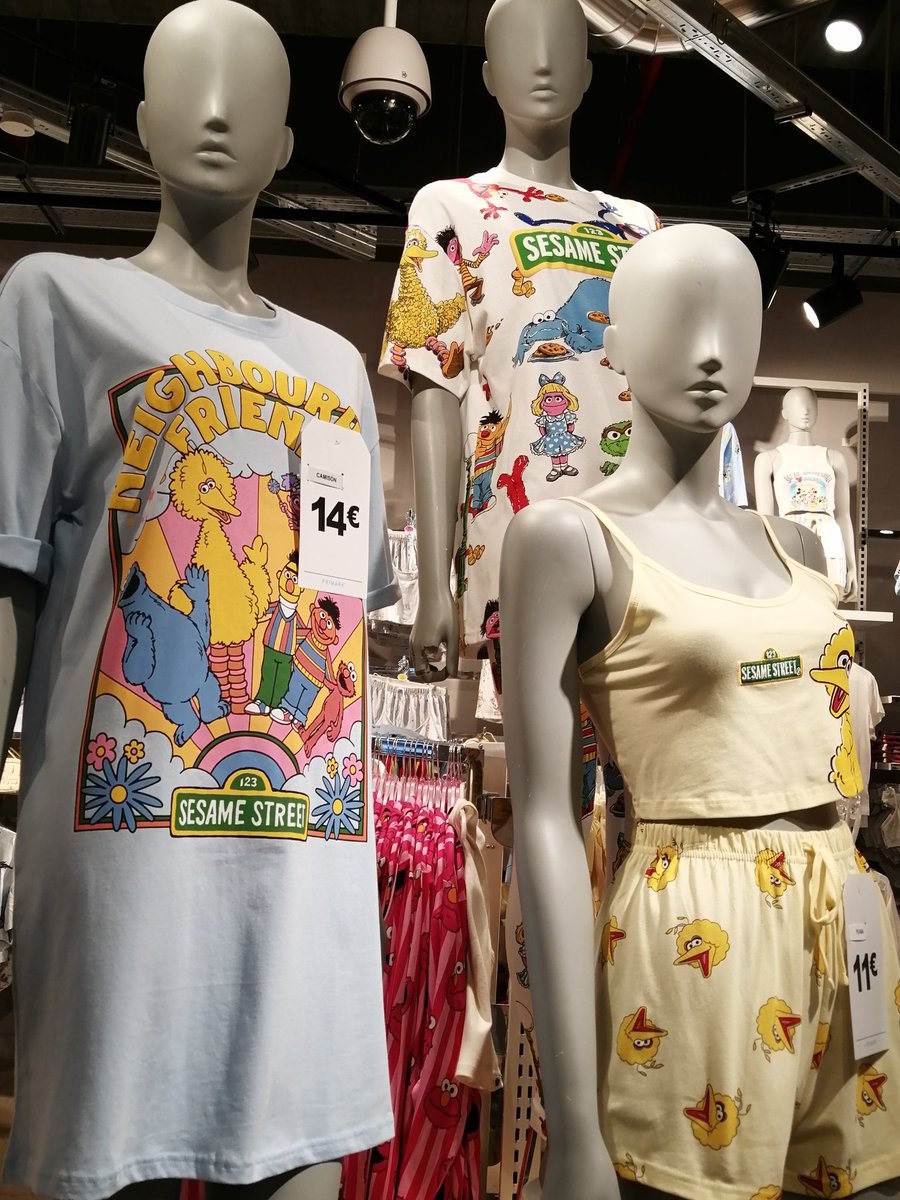 TPitchart's tweet image. Pijaaamas! I need! #sesamestreet #puppetverse
