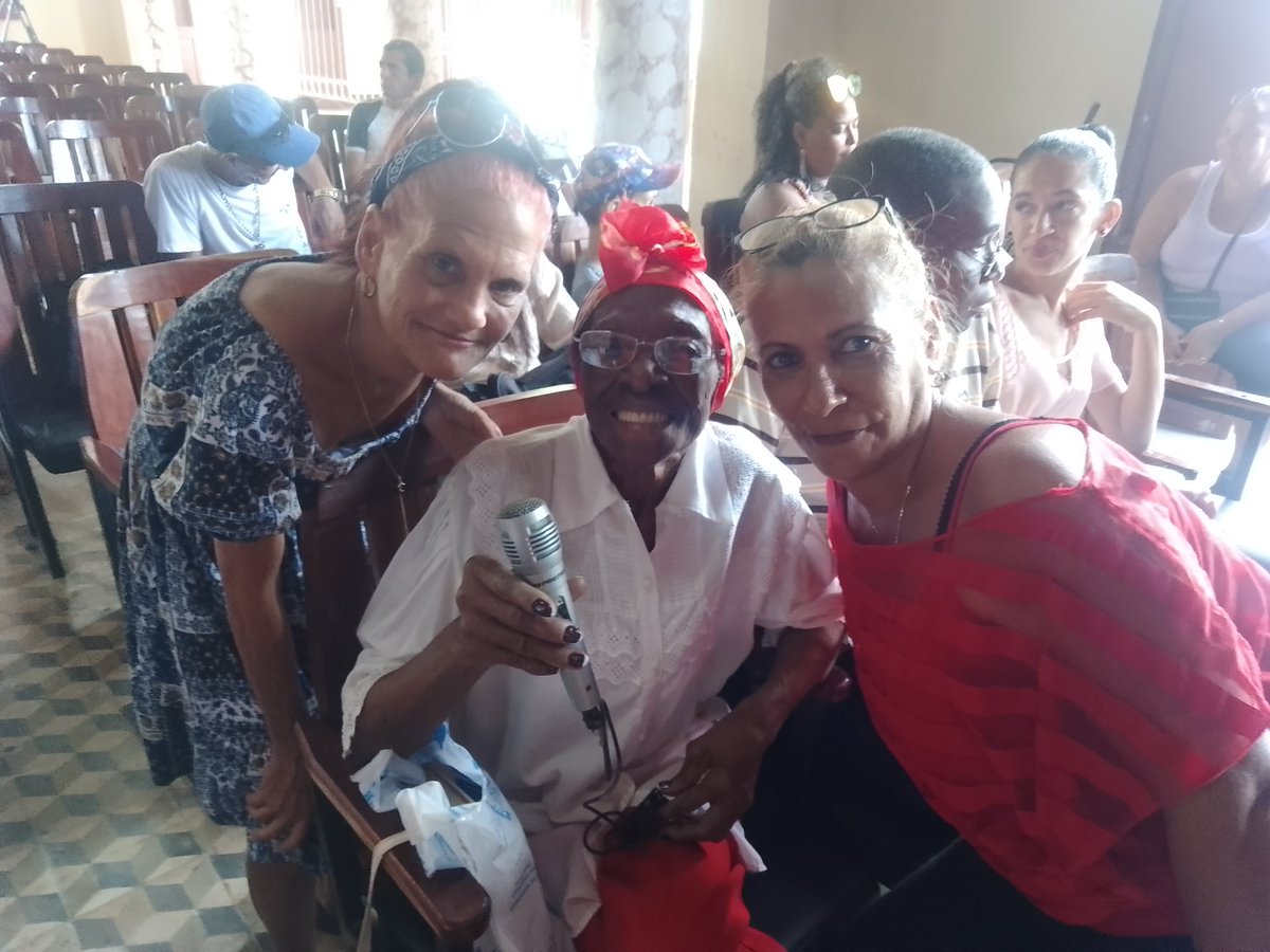 #DeNosotros📻🎙️/ El Museo Municipal rindió homenaje a los #RadialistasCamagüeyanos de #Nuevitas por el aniversario 85 de la CMHL.
#CubaEsCultura
#GenteQueSuma
#UnidosXCuba
#Camagüey
<a href="/cadenagramonte/">Cadena Agramonte</a> <a href="/radio_cubana/">Radio Cubana</a> <a href="/anuevitas/">Ampp Nuevitas</a>