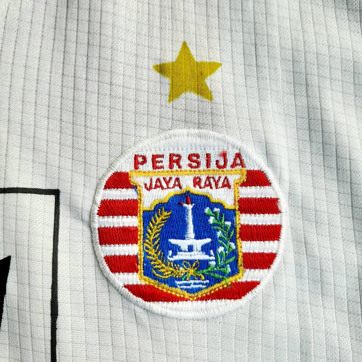 lelanglawas's tweet photo. #LawasMalamJumat - Kamis, 1 Agustus 2024

#Lawas2
Persija Jakarta Away 2005 Liga Djarum MW
#32 LEONARD TUPAMAHU
Size XL (80x58)
Nameset sponsor sablon Original
Sponsor lengan woven Original
Tag Persija n sizing leher minggat
Holes di belakang
Stain
MATCH WORN!
SI JARANG NONGOL!! https://t.co/VsjLz4vqdn