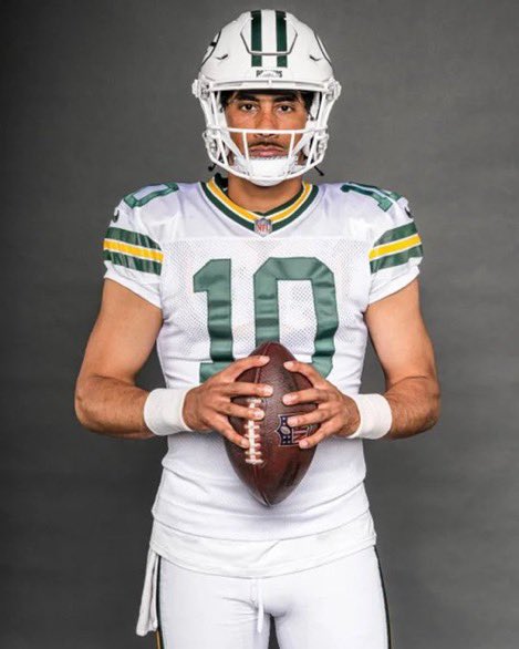 NFL_Talk_Sports's tweet photo. The Packers have unveiled a new white alternate helmet that will be worn on October 20th vs. the Texans. https://t.co/28r2Q2P3bh
