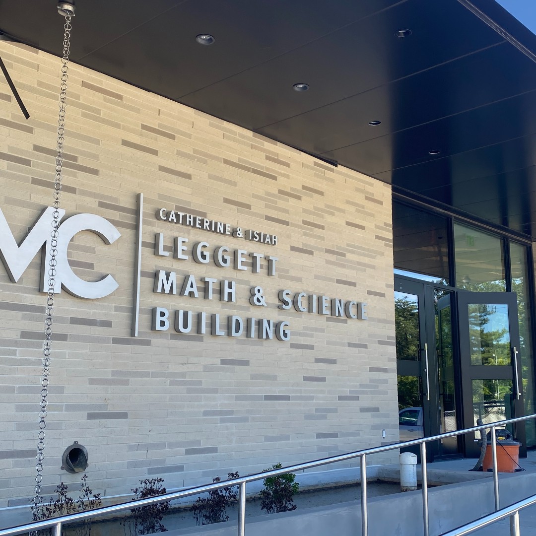 montgomerycoll's tweet photo. Out with the old, in with the new! The sleek and sustainable Catherine &amp; Isiah Leggett Math and Science Building is a game-changer on the #MontgomeryCollege Takoma Park/Silver Spring Campus. #ThrowbackThursday #tbt
https://t.co/yyl8K8AaW0 https://t.co/6tPcn5uHP7