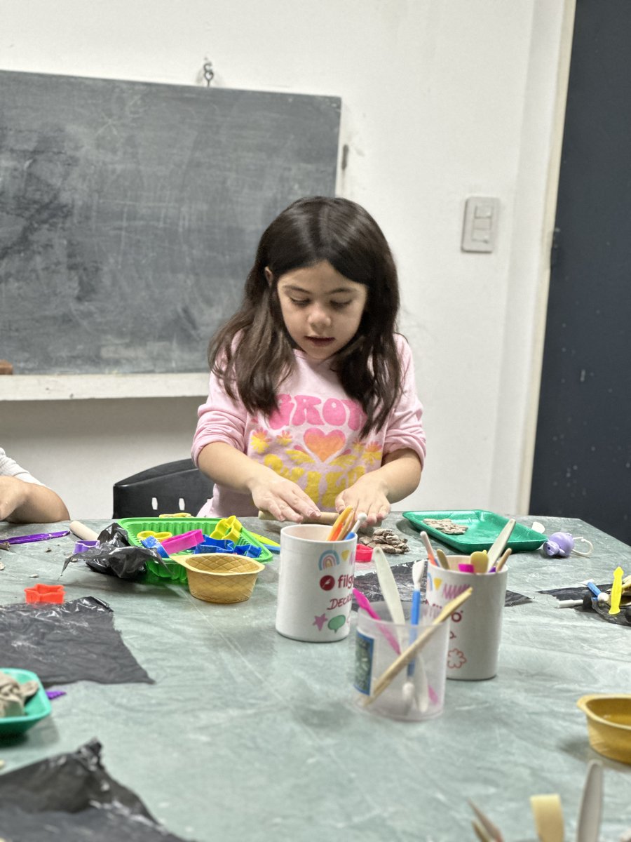 MuseoPerlotti's tweet photo. Les compartimos algunas imágenes del increíble Festival de Invierno del Perlotti.

Agradecemos a los pequeños artistas por participar y crear sus maravillosas obras.

Para ver todas las imágenes, te invitamos a visitar el siguiente enlace: 
https://t.co/0Gl0x7L8eU https://t.co/NZeqS1hCNr