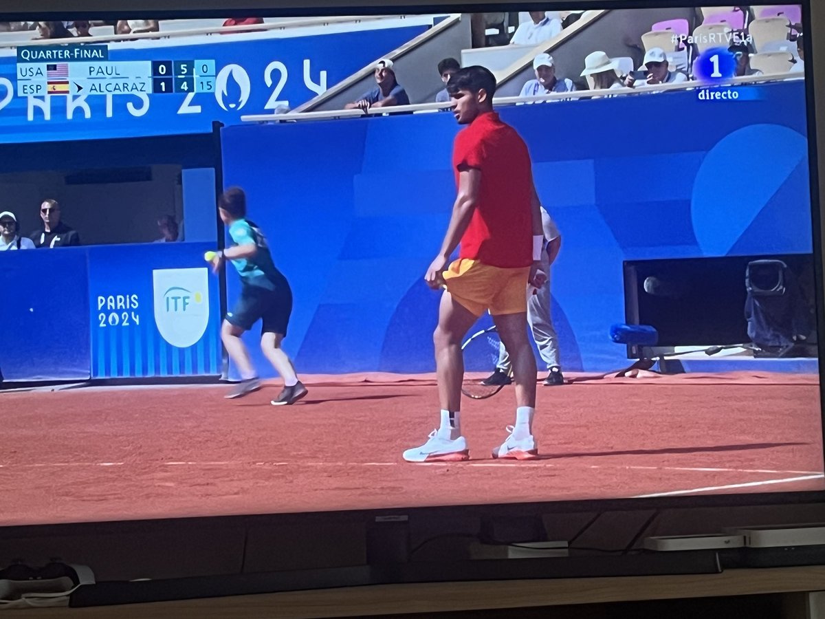 A <a href="/carlosalcaraz/">Carlos Alcaraz</a> hay que hacerle una mención especial en los #OlympicGames . Cada vez que pongo la tele está jugando… #vamoscarlitos