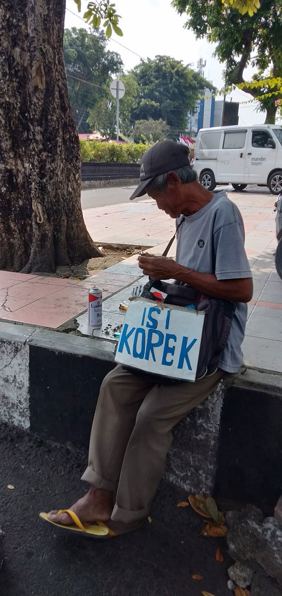 ALC7PERCENT's tweet photo. 128.264 jiwa penduduk Kota Magelang tak delok gembyengane koyo opo @txtdrMagelang https://t.co/WpxGo8AApN