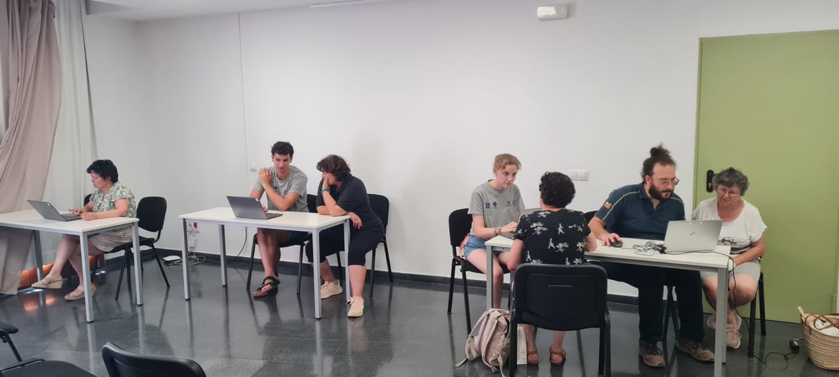 Ahir @riscbal i <a href="/Emergencies_112/">Emergències 112 Illes Balears</a>, visitaren Sant Llorenç des Cardassar per realitzar enquestes sobre la reacció de la població a la torrentada del 9 d’octubre de 2018: fugir en vehicle, pujar a zones elevades, quedar a casa, etc.