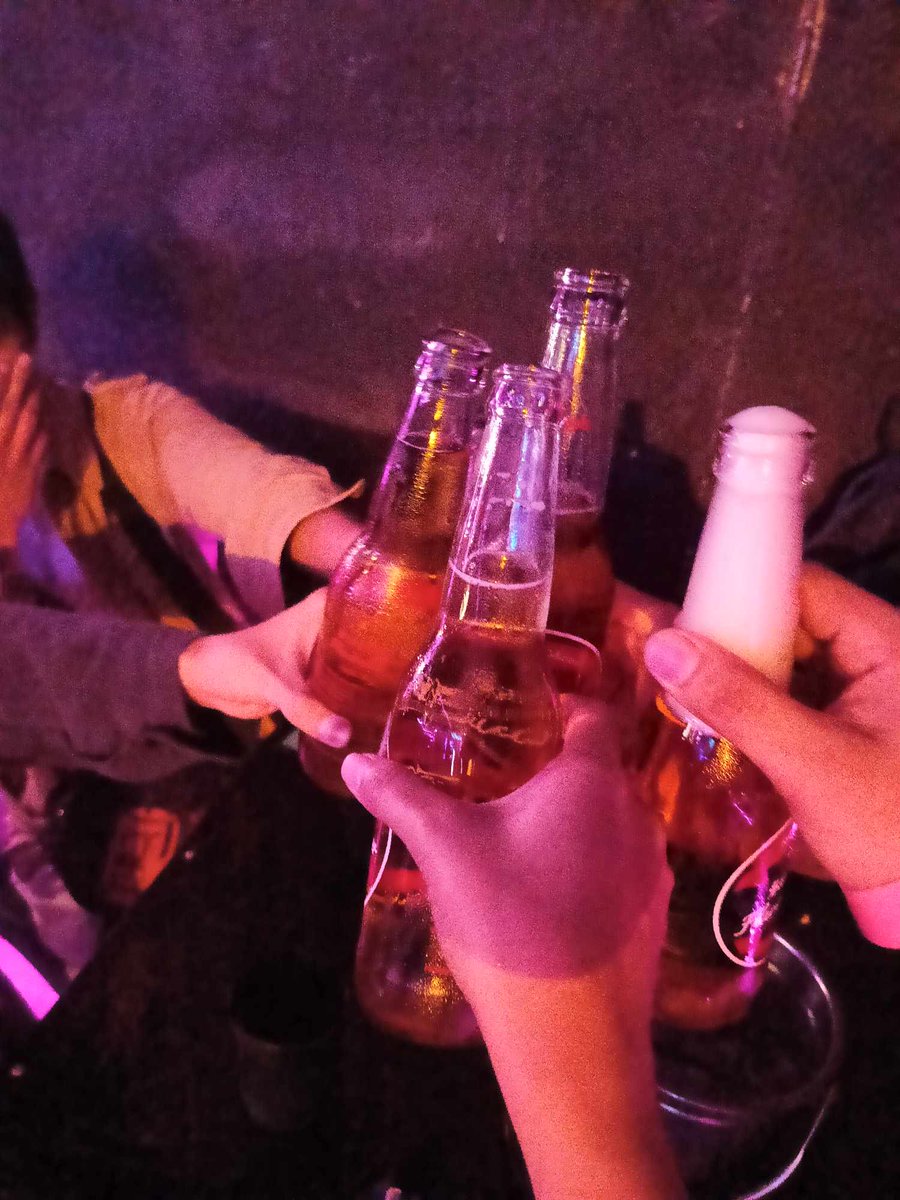milk7ea_'s tweet photo. Last night🍻🤙🏼
#Icon8 https://t.co/08GSk1dwqU