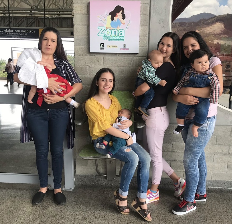 metrodemedellin's tweet photo. Porque promovemos y defendemos la lactancia materna🤱🏽, nos sumamos a la #Lactatón de @Fundacion_Exito.

Por eso, si viajas en la #RedMetro 🚈🚊🚡🚌 y tu bebé te lo pide, dale alimento en cualquier espacio del sistema.

Lactar 🤱🏽es un acto de amor y amar es #CulturaMetro. 💚 https://t.co/p1LKCjAt6O