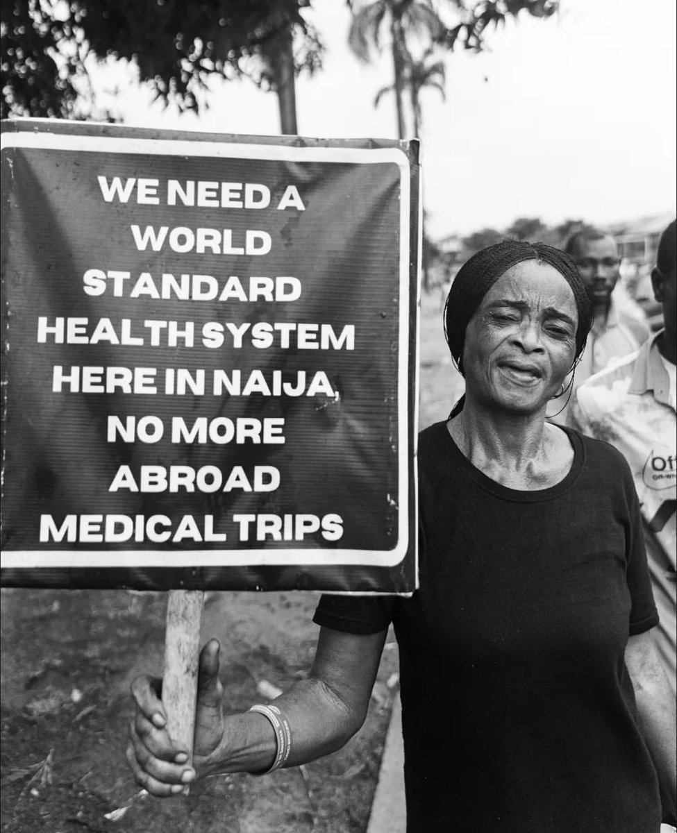 if this picture comes across your TL, just like and repost. ✊🏾
#EndBadGovernanceProtest #EndBadGovernaceInNigeria.