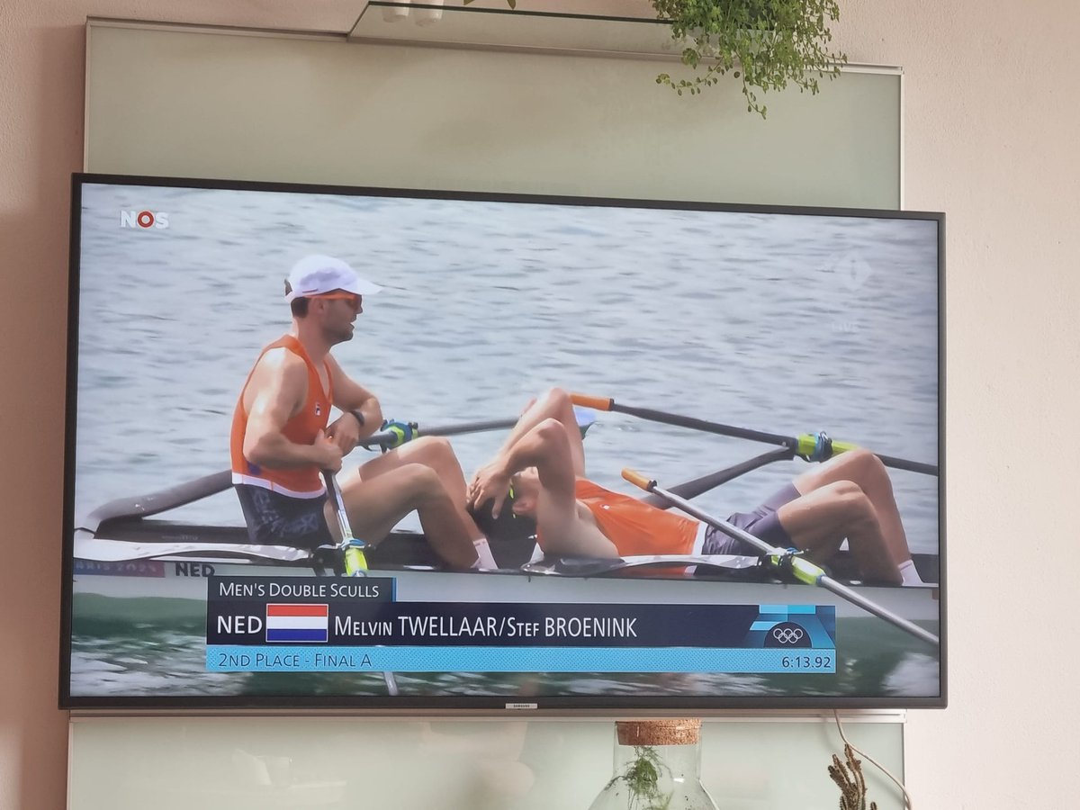Stef Broenink heeft net als 3 jaar geleden samen met Melvin Twellaar zilver gewonnen op de Spelen. Roemenen Cornea en Enache pakten goud.