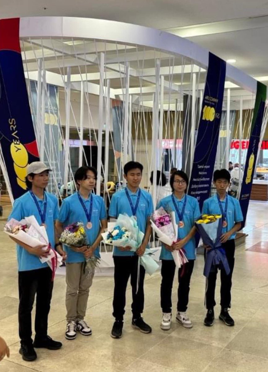 Монгол хүүхдүүд саяны хэдхэн хоногт: 

🇲🇳Олон улсын математикийн олимпиадаас 1 алт, 2 мөнгө, 3 хүрэл

🇲🇳Олон улсын физикийн олимпиадаас 1 мөнгө, 4 хүрэл

🇲🇳 Олон улсын химийн олимпиадаас 1 мөнгө, 3 хүрэл

🇲🇳 Олон улсын биологийн олимпиадаас 2 хүрэл медаль тус тус хүртлээ
