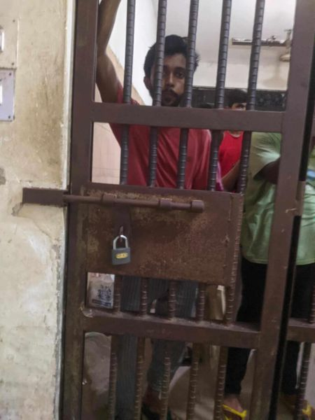 marxistJorge's tweet photo. Talha Mahmud Chouwdry, a student of East Delta University (EDU), and supporter of the RCI was arrested on July 17 and has been charged on trump up charges for his part in the student movement. His bail hearing today was suspended. We demand #FreeTalha #StepDownHasina SHARE WIDELY https://t.co/0oduM8ynJn