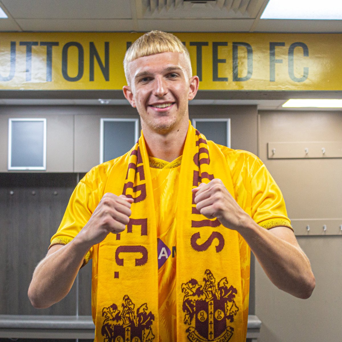 𝙄𝙣𝙩𝙧𝙤𝙙𝙪𝙘𝙞𝙣𝙜: Signing number 1️⃣5️⃣

#AmberArmy | #SuttonUnited | #SLFF | #ForeverAmber💛