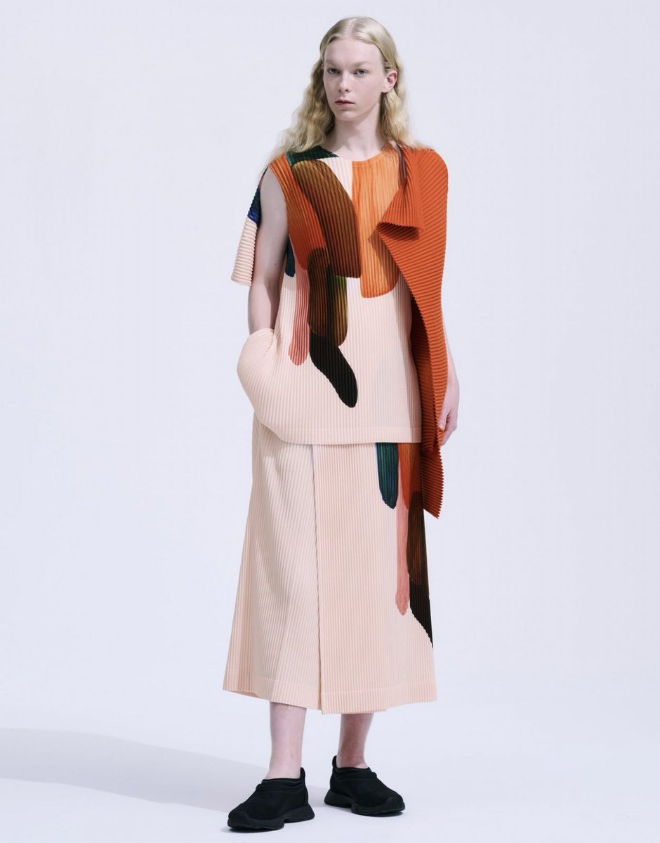 Outlander Magazine tweet media