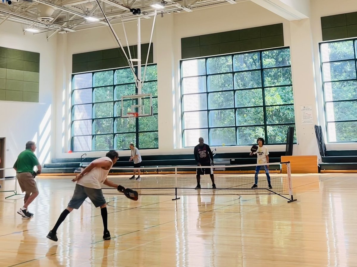 MoCoRec's tweet image. White Oak CRC is bustling with activity! 🏓From intense pickleball matches to friendly table tennis games and heartwarming senior conversations, there's something for everyone here. Join the fun! #WhiteOak #Pickleball #TableTennis #SeniorCenter
#MoCoRec