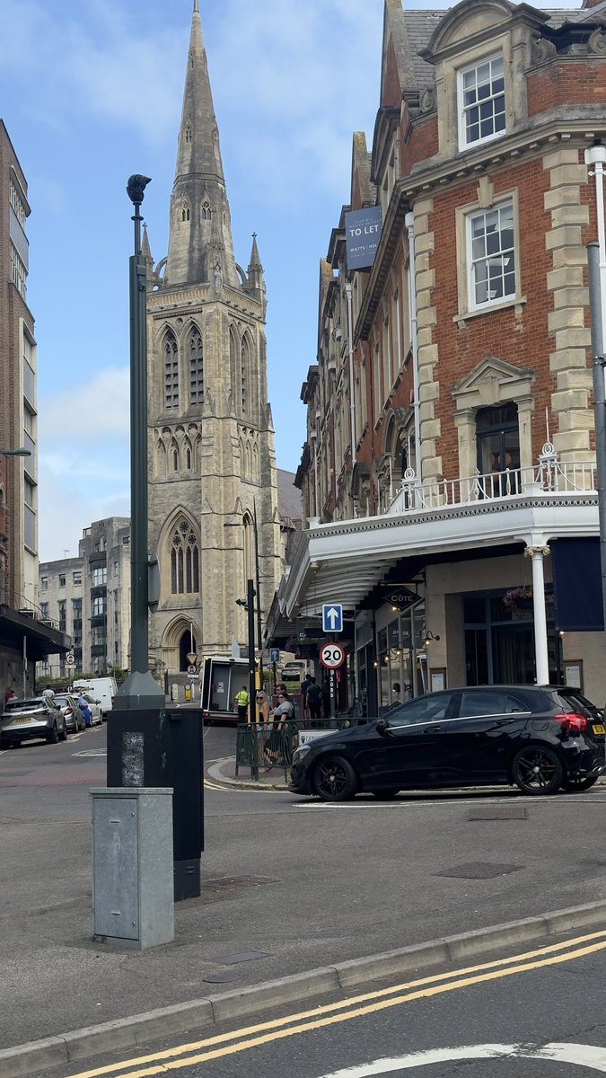 QMKRQ's tweet photo. We are here 🇬🇧 https://t.co/tM2hIQOSGb